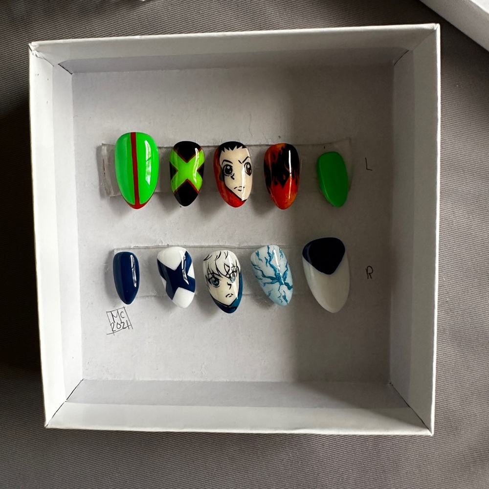 Custom painted Anime Hunter x Hunter glue on nails !